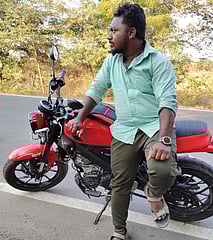 பல்வேறு இடங்களில் நகை, பணம் திருடியவா் கைது