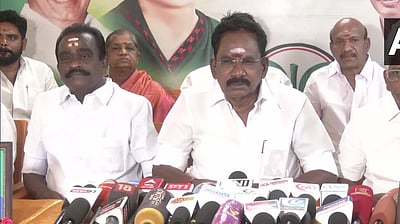 மதுரையில் தடையில்லா குடிநீர் வழங்கப்படுவதாக பொய்யான தகவல்: முதல்வருக்கு செல்லூர் ராஜு கோரிக்கை