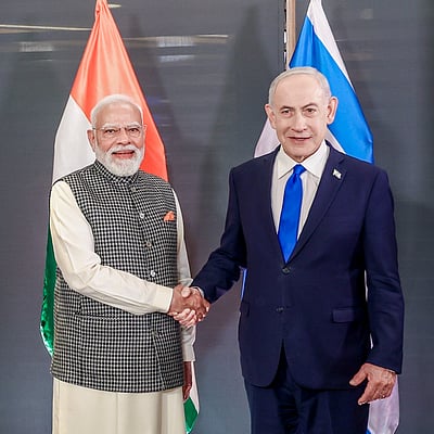 இஸ்ரேலில் பிரதமர் மோடிக்கு உற்சாக வரவேற்பு - புகைப்படங்கள்