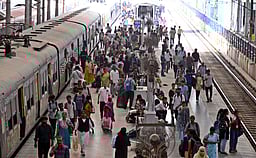 சேலம் வழியாக கேரளம் சென்ற ரயிலில் கடத்தப்பட்ட 38 கிலோ கஞ்சா பறிமுதல்