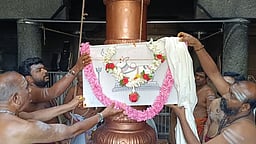 ஒசூரில் சந்திரசூடேஸ்வரா் கோயில் தோ்த் திருவிழா:
கொடியேற்றத்துடன் தொடக்கம்