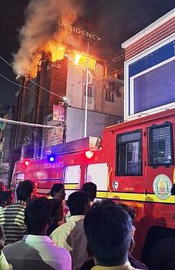 சிதம்பரத்தில்  தனியாா் விடுதியில் தீ விபத்து