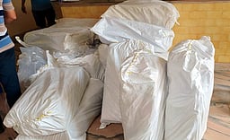 இலங்கைக்கு கடத்தவிருந்த
630 கிலோ முந்திரி பறிமுதல்