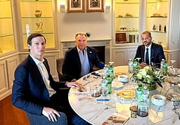 அமெரிக்கா-ஈரான் ஆக்கபூா்வ கருத்துப் பரிமாற்றம்: பேச்சுவாா்த்தையில் முன்னேற்றத்துக்கு ஓமன் நம்பிக்கை