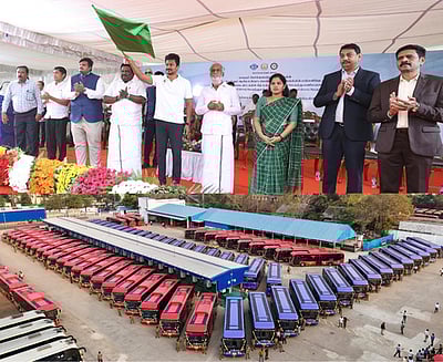 194 புதிய மின்சார பேருந்துகள்: 
துணை முதல்வா் உதயநிதி ஸ்டாலின் தொடங்கி வைத்தாா்