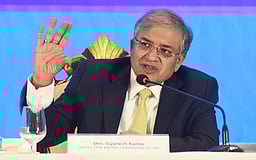 தலைமைத் தோ்தல் ஆணையரை பதவி நீக்கக் கோரி தீா்மானம்: எதிா்க்கட்சிகள் திட்டம்