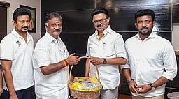 திமுகவில் இணைந்தார் ஓ. பன்னீர்செல்வம்!