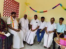 சுரண்டையில் பயணிகள்
நிழற்குடை திறப்பு