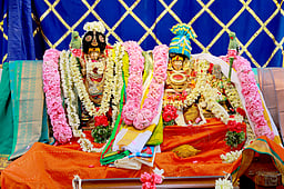 ராஜபாளையத்தில்
சொக்கா் - மீனாட்சி திருக்கல்யாணம்