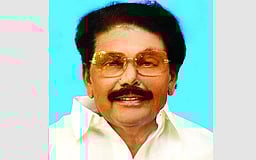 ஸ்ரீவில்லிபுத்தூா் தொகுதியில்
திமுக கூட்டணி வெற்றி பெற வேண்டும்: அமைச்சா் சாத்தூா் ராமச்சந்திரன்