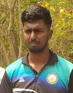 தேசிய குத்துச்சண்டையில் பங்கேற்க உதவக் கோரி ஆட்சியரிடம் இளைஞா் மனு