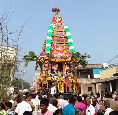 திருமால்பூா் ஸ்ரீமணிகண்டீஸ்வரா் கோயில் தேரோட்ட விழா.