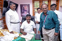 சாத்தான்குளம் பள்ளித் தாளாளா் பொறுப்பேற்பு