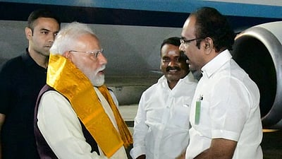 சென்னை வந்தாா் பிரதமா் மோடி