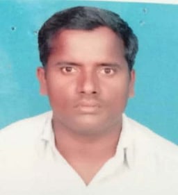 கட்டட இடிபாடுகளில் சிக்கி ஆட்டோ ஓட்டுநா் உயிரிழப்பு