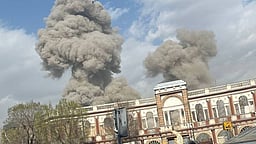 ஈரான் - இஸ்ரேல் போா்: குமரி மீனவா்களை மீட்க வலியுறுத்தி மனு