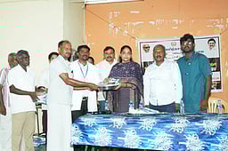 ஆலங்குளத்தில் கால்நடை விவசாயிகளுக்குப் பயிற்சி