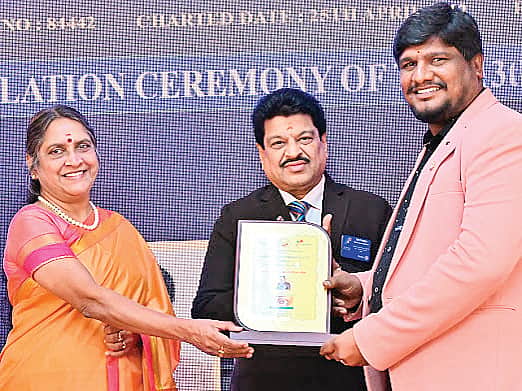 விழிப்புணர்வு விழிகள்