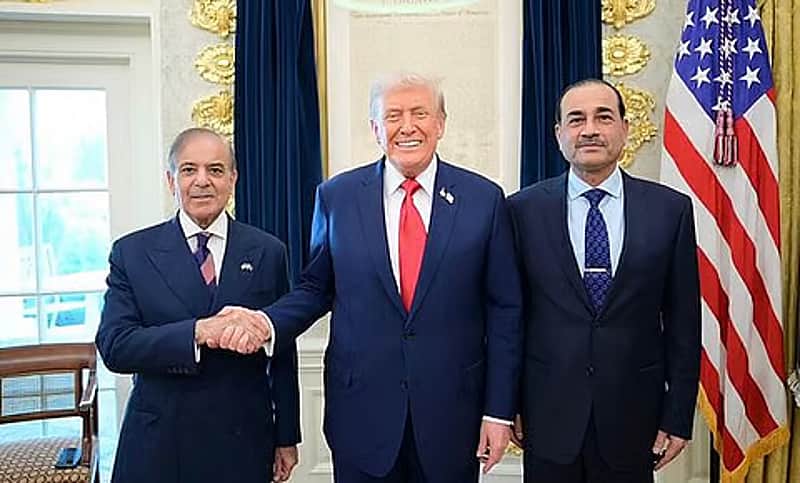 pakistan prime minister and military general with american president trump