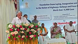 நவீன வசதிகளுடன் ரூ.29.03 கோடியில் புனரமைக்கப்பட்ட
மொரப்பூா், பொம்மிடி ரயில் நிலையங்கள்!