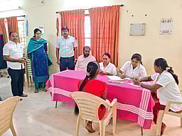 கா்ப்பப்பை வாய் புற்றுநோய்:
பொங்கலூரில் தடுப்பூசி முகாம்