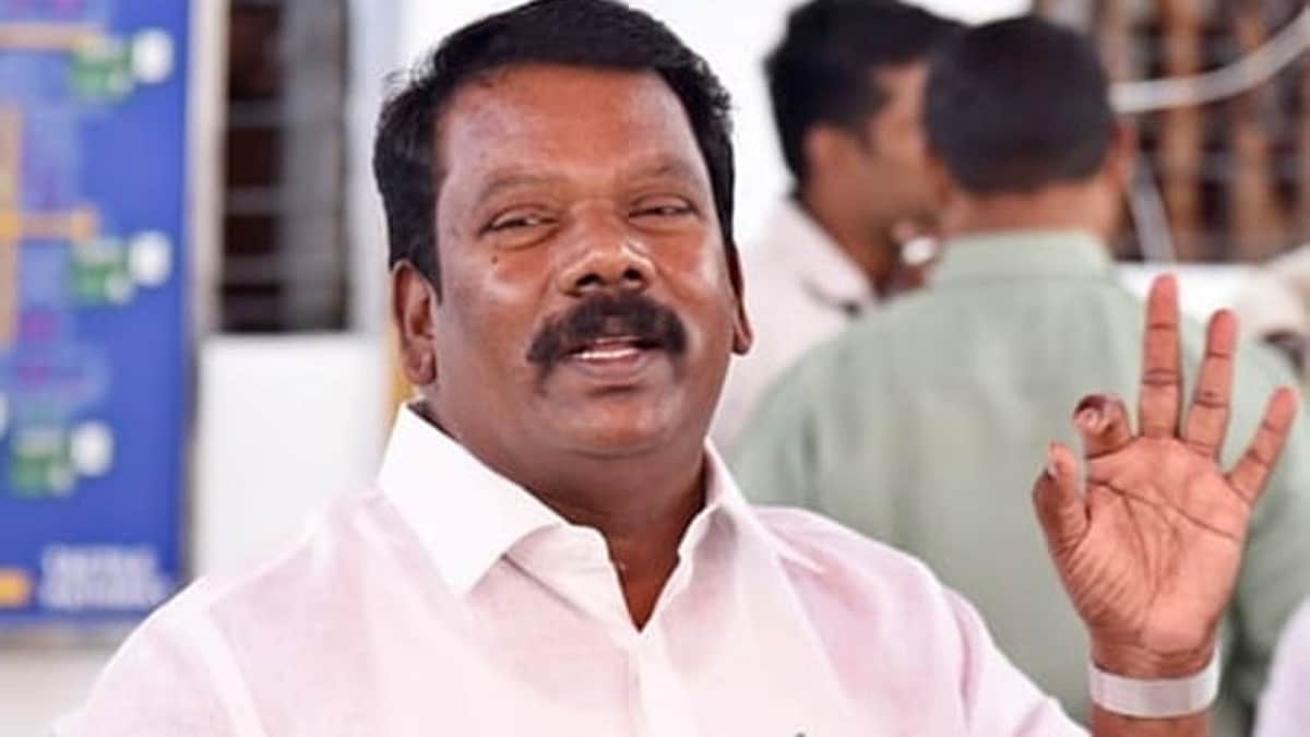 காங்கிரஸ் வேட்பாளருக்கு ஆதரவாக அமைச்சா் அன்பரசன் வாக்கு சேகரிப்பு