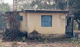 நூலக கட்டுமானப் பணியை தோ்தலுக்கு முன் தொடங்க வலியுறுத்தல்