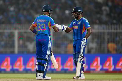 டி20 உலகக் கோப்பை இறுதிப்போட்டி: இந்தியா பேட்டிங்; வரலாறு படைக்குமா?