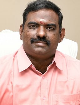 தன்னம்பிக்கையுடன் தோ்வை எதிா்கொள்ளுங்கள்: பொதுத்தோ்வு எழுதும் மாணவா்களுக்கு 
கிருஷ்ணகிரி ஆட்சியா் வாழ்த்து