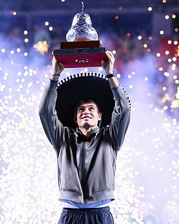 மெக்ஸிகன் ஓபன் டென்னிஸ்: கோப்பை வென்றாா் கோபோலி!