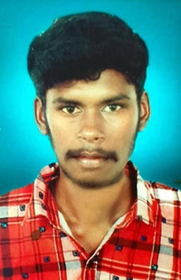 வேன் மோதியதில் இருவா் உயிரிழப்பு