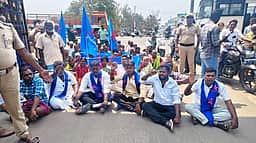 தமிழ்ப் புலிகள் கட்சியினா் தா்னா
64 போ் கைது