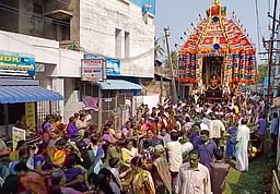 வெளிப்பாளையம் அகத்தீஸ்வரா் கோயில் தேரோட்டம்