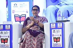 பெண்களின் பொருளாதார இடைவெளிகளை நிரப்ப வேண்டும்: ஸ்மிருதி இரானி