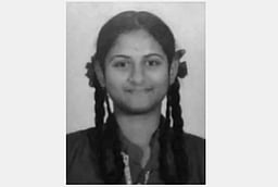 மதுரையில் பிளஸ் 2 தேர்வு எழுத சென்ற மாணவி சாலை விபத்தில் பலி