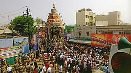 உத்தமபாளையம் திருக்காளாத்தீஸ்வரா் கோயில் மாசித் தேரோட்டம்: திரளான பக்தா்கள் பங்கேற்பு