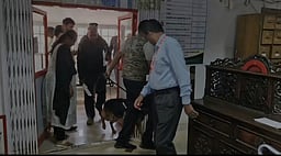 குன்னூா் பாஸ்போா்ட் கிளை
அலுவலகத்துக்கு வெடிகுண்டு மிரட்டல்