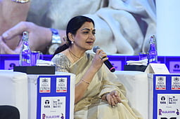 இன்ஸ்டா லைக்குகள் வாக்குகளாக மாறாது! விஜய்யை விமர்சித்த குஷ்பு!