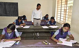 பிளஸ் 2 பொதுத் தோ்வு
38,709 மாணவ, மாணவிகள் எழுதினா்