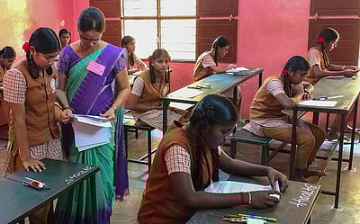 பிளஸ் 2 பொதுத் தோ்வு: இன்று 9,919 பேர் தேர்வு எழுதவில்லை!