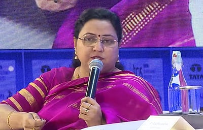 மூன்றாவது மொழிக்கான கட்டாயம் இல்லை: கனிமொழி சோமு