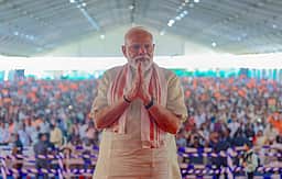 மக்களாட்சியில் நீண்டகால பிரதமா்: நேருவை விஞ்சுகிறாா் பிரதமா் மோடி