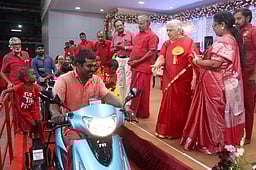 மேல்மருவத்தூா் பங்காரு சித்தரின் 86-ஆவது பிறந்த நாள் விழா