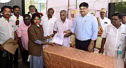 தொழிலாளா்களுக்கு நலத்திட்ட உதவிகள்