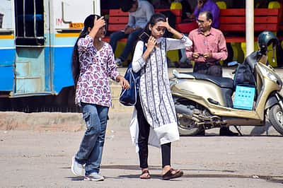 தமிழகத்தில் வாட்டி வதைக்கும் வெய்யில்: அதிகபட்ச வெப்பநிலை குறையும்!