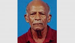 கடலுக்குள் சிப்பி எடுக்க சென்ற மீனவா் உயிரிழப்பு