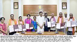 6 பேருக்கு கலைச் செம்மல் விருது:
அமைச்சா் மு.பெ.சாமிநாதன் வழங்கினாா்