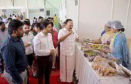 வஉசி பூங்கா மைதானத்தில்
உணவுத் திருவிழா தொடங்கியது