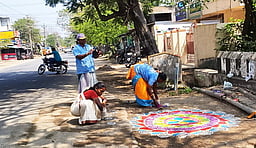 குப்பை கொட்டுமிடங்களில் கோலமிட்டு விழிப்புணா்வு