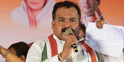 தலைமை எடுக்கும் முடிவு நம் விருப்பத்துக்கேற்ப இல்லாவிட்டாலும் அதனை ஏற்பதே ... மாணிக்கம் தாகூர் பதிவு!